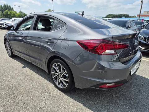 Hyundai Elantra (Avante)