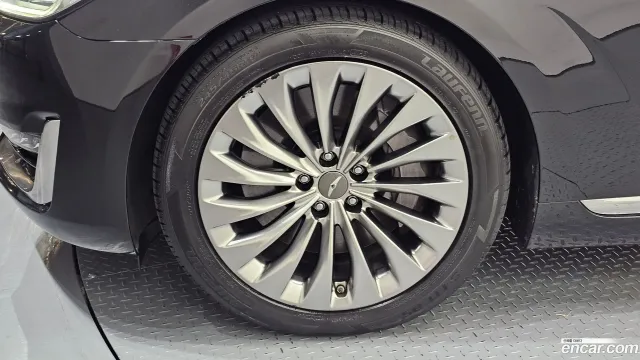 Genesis G90 (EQ900)