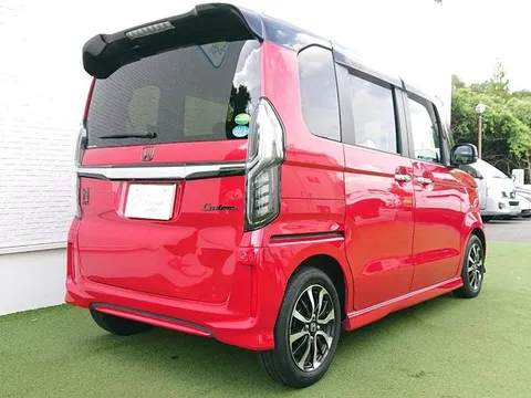 Honda N-BOX Custom