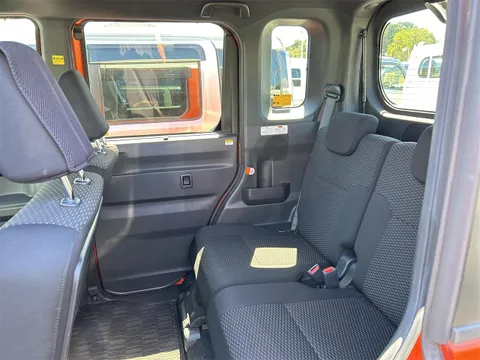 Toyota Pixis Mega