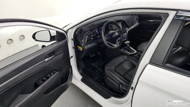 Hyundai Elantra (Avante)