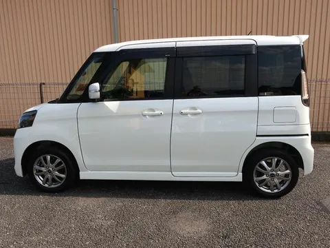 Suzuki Spacia Custom