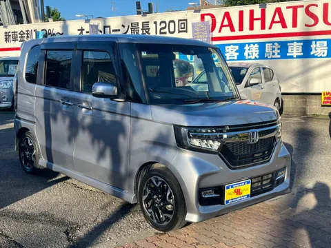 Honda N-BOX Custom