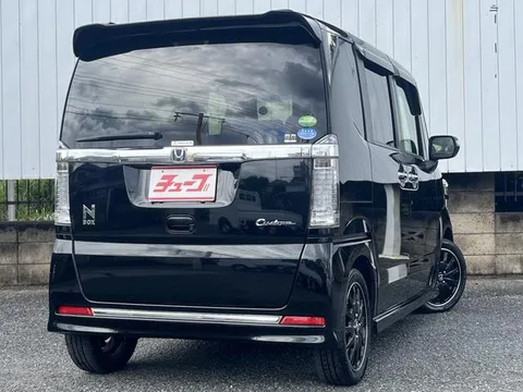 Honda N-BOX Custom