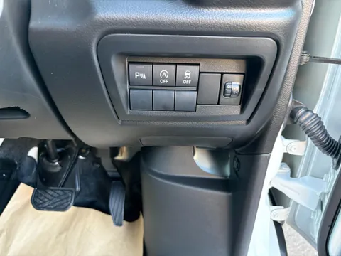 Nissan Clipper Van