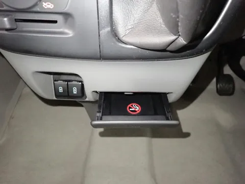 Nissan Clipper Van