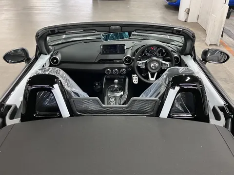 Mazda MX-5 (Roadster)
