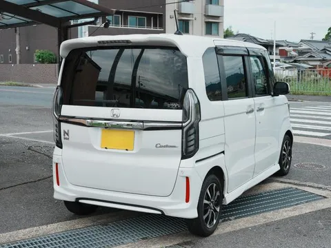 Honda N-BOX Custom
