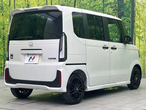 Honda N-BOX Custom
