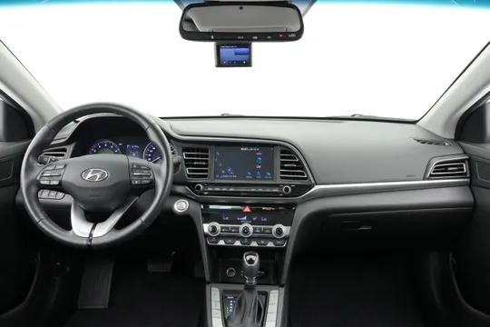 Hyundai Elantra (Avante)