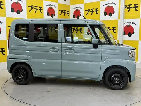 Suzuki Spacia