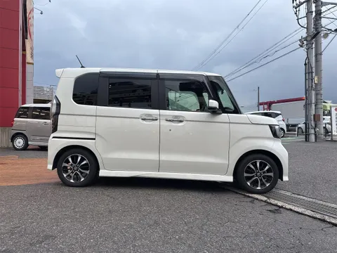 Honda N-BOX Custom