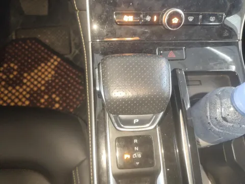 Roewe i6