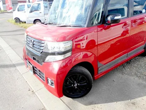 Honda N-BOX Custom