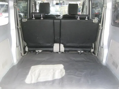 Nissan Clipper Van