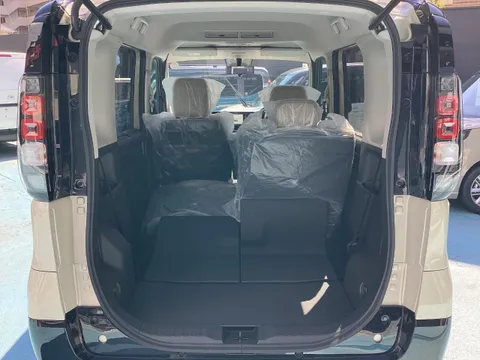 Mitsubishi Delica Mini