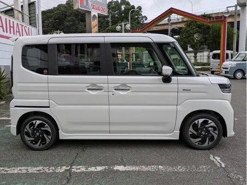 Suzuki Spacia Custom