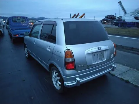Daihatsu Mira Gino