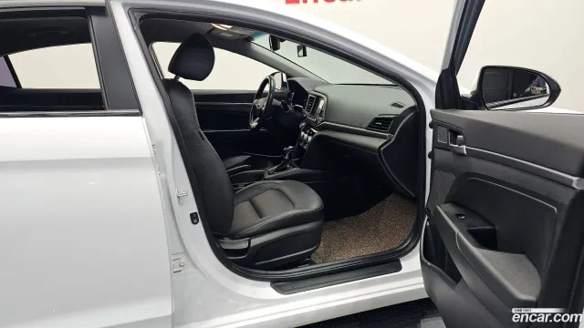 Hyundai Elantra (Avante)