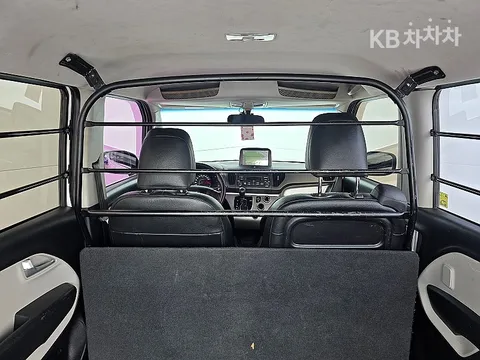 Kia Deluxe
