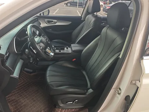 Roewe RX5