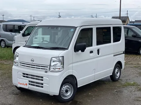 Nissan Clipper Van