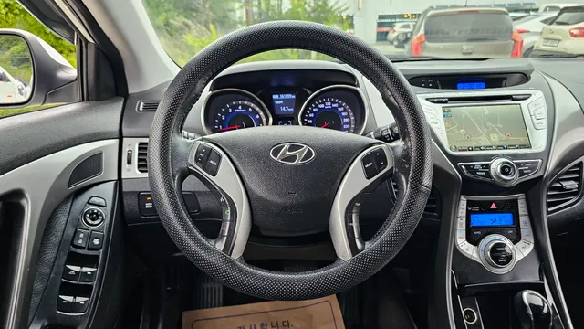 Hyundai Elantra (Avante)
