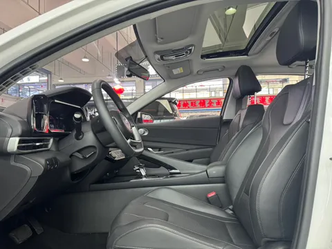Hyundai Elantra (Avante)