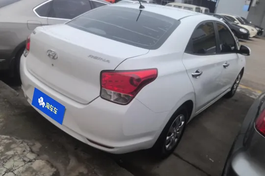 Hyundai Reina