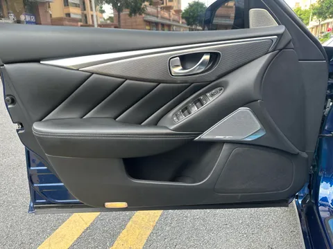 Infiniti Q50L