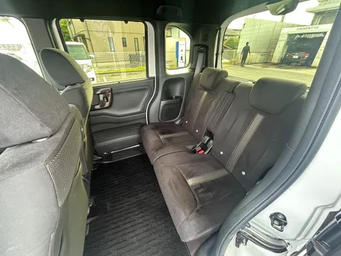 Honda N-BOX Custom