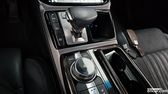 Genesis G90 (EQ900)