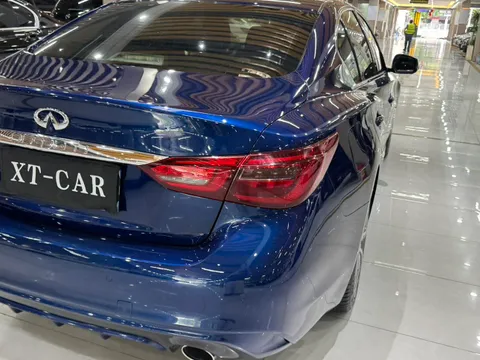 Infiniti Q50L