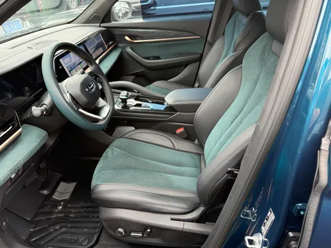 Geely Monjaro (Xingyue L)