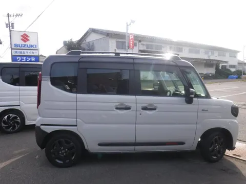 Suzuki Spacia Gear