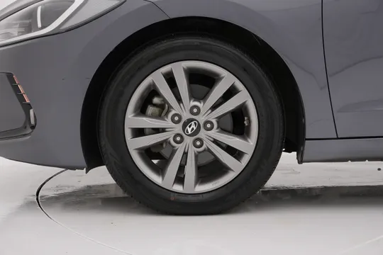 Hyundai Elantra (Avante)