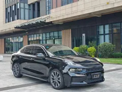 Lynk & Co 03