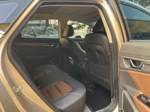 Geely Emgrand GS