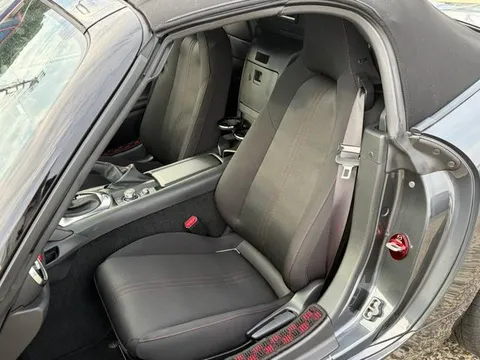 Mazda MX-5 (Roadster)