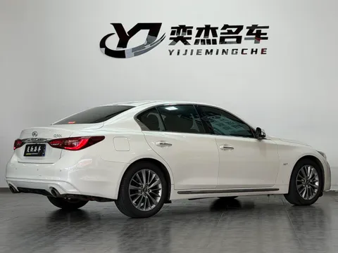 Infiniti Q50L