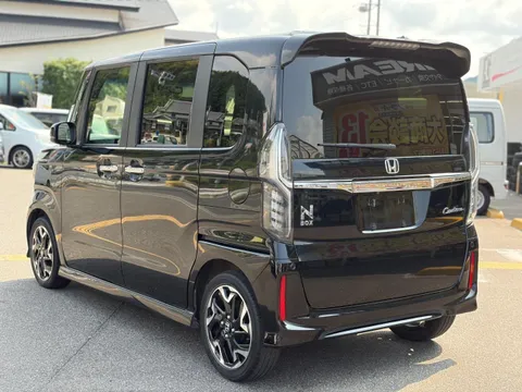 Honda N-BOX Custom