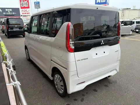 Mitsubishi eK Space