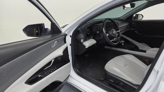 Hyundai Elantra (Avante)