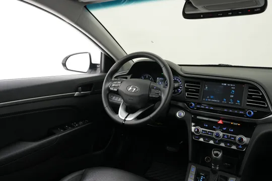 Hyundai Elantra (Avante)