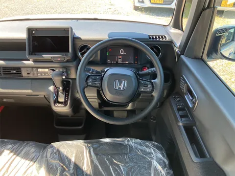 Honda N-BOX Custom