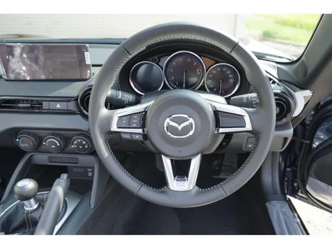 Mazda MX-5 (Roadster)