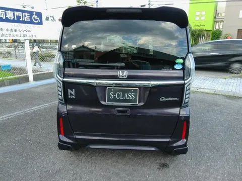 Honda N-BOX Custom