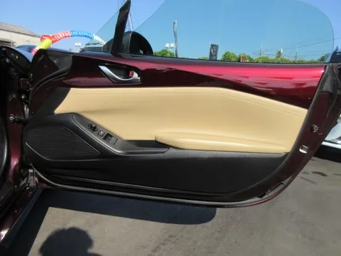 Mazda MX-5 (Roadster)