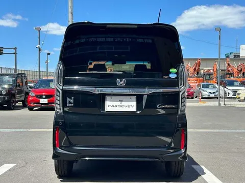 Honda N-BOX Custom