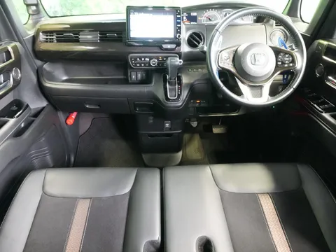 Honda N-BOX Custom
